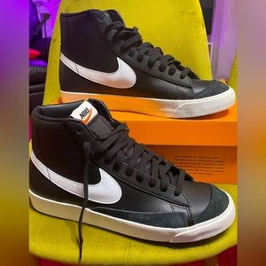Nike Blazer Mid ‘77 Vintage Mens Size 12 Black and White